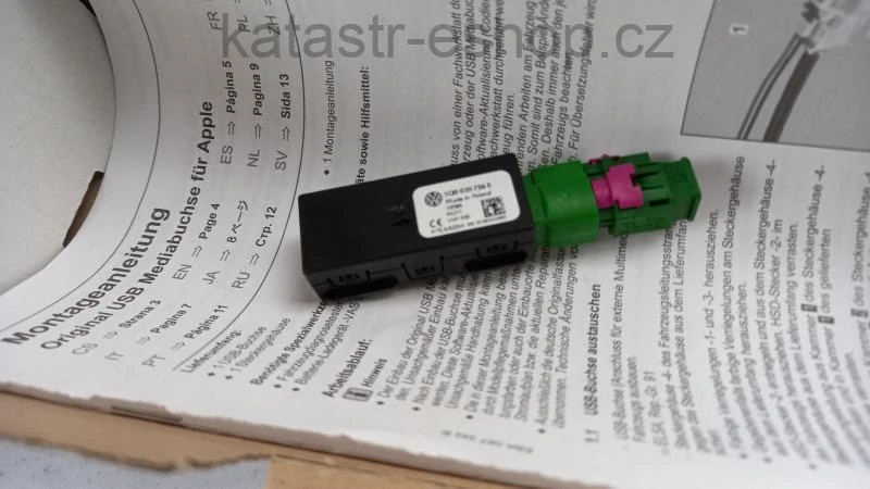 AUX / USB connection Volkswagen - 5NA057342A, Nový originální díl, dodání 6-10dní