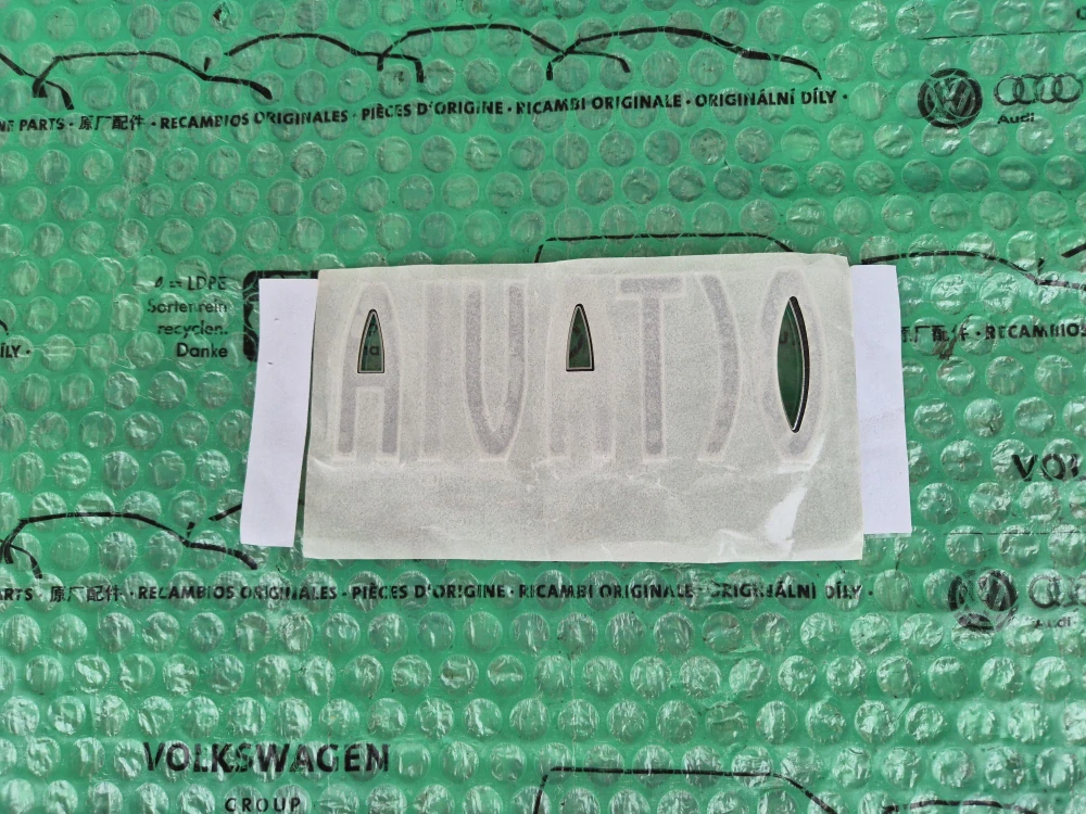 Nápis "OCTAVIA" Škoda Octavia II (1Z) 1Z0853687 739,   Nový originální díl, odeslání 4-8dní